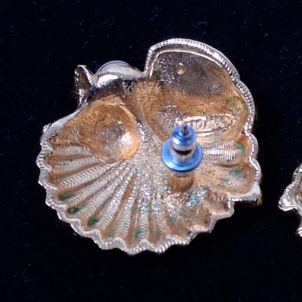 Avon Seashell Earrings Pierced Gold Tone Faux Pearl Starfish Shell Conch Beach - Picture 6 of 9
